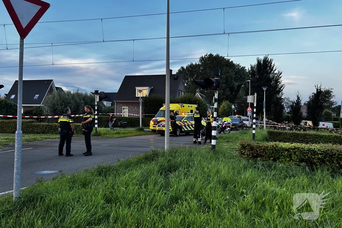 Scooterrijder zwaargewond bij aanrijding met tram