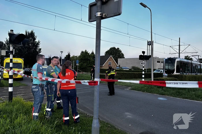 Scooterrijder zwaargewond bij aanrijding met tram