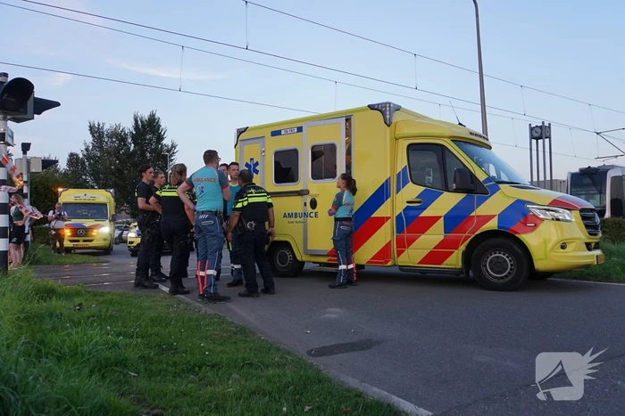 Scooterrijder zwaargewond bij aanrijding met tram