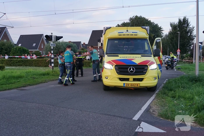 Scooterrijder zwaargewond bij aanrijding met tram