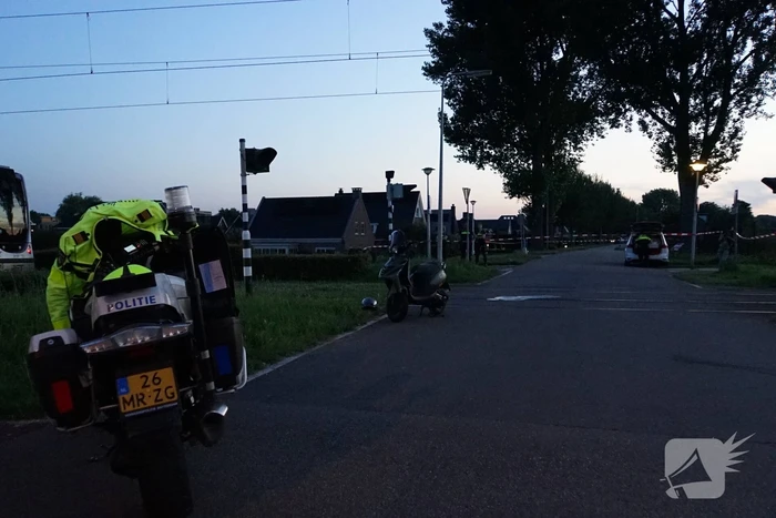 Scooterrijder zwaargewond bij aanrijding met tram