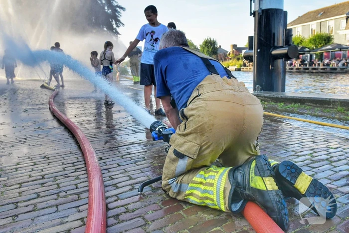 Brandweer zorgt voor verkoeling en plezier
