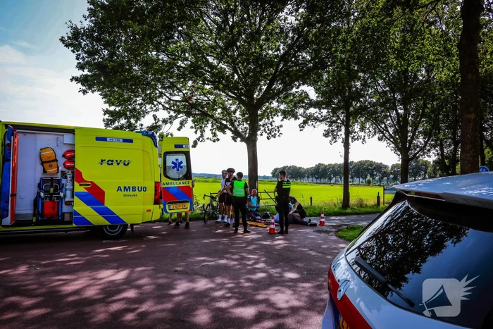 Vrouw slaat om met scootmobiel