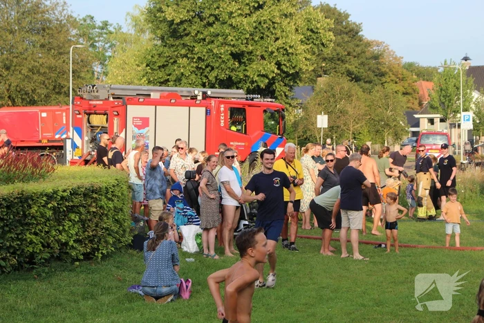 Jong en oud genieten bij waterfestijn