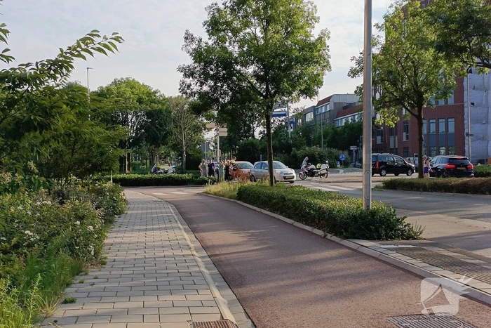 Twee voertuigen botsen achterop elkaar