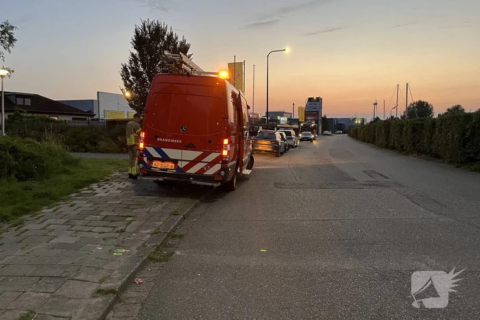 Duikers van de brandweer vinden verloren telefoon van agenten