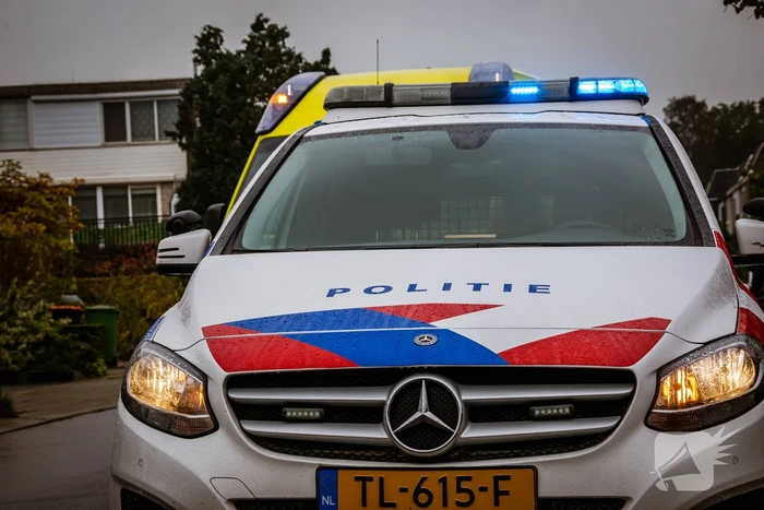 Man met onbegrepen gedrag uit woning gehaald