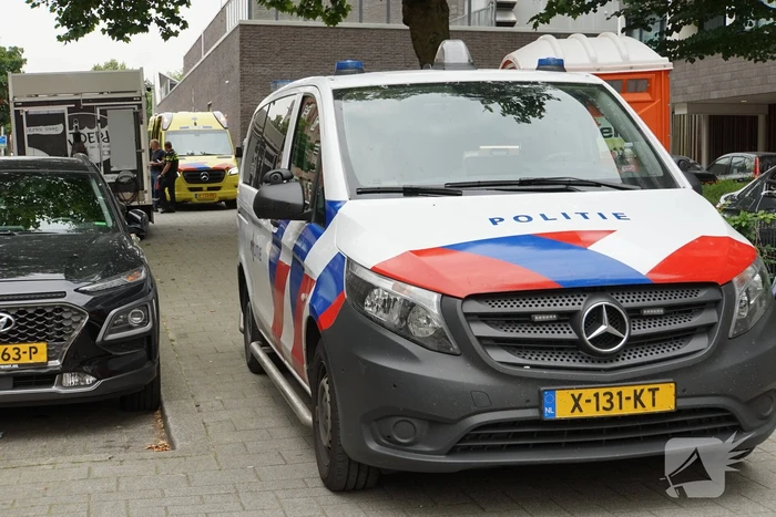 Hulpdiensten ingezet voor kind die met hand tussen liftdeur komt