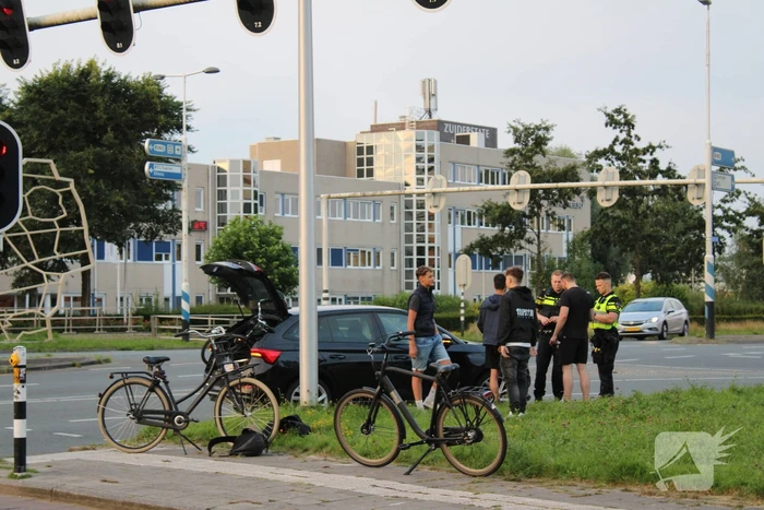 Automobilist schept fietser