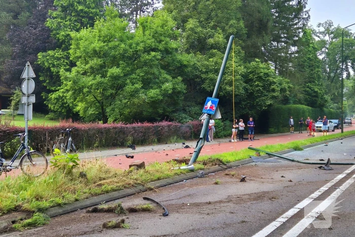 Veel schade en persoon gevlucht na ongeval