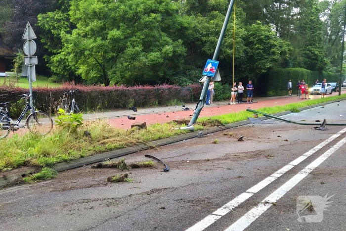 Veel schade en persoon gevlucht na ongeval