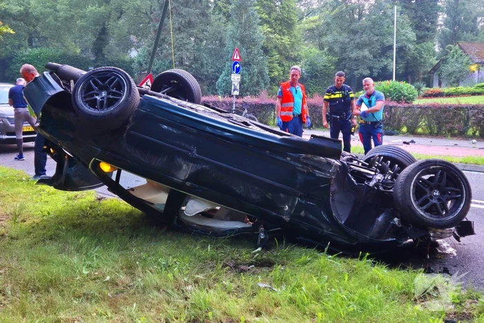 Veel schade en persoon gevlucht na ongeval