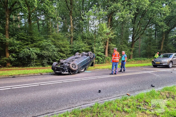 Veel schade en persoon gevlucht na ongeval