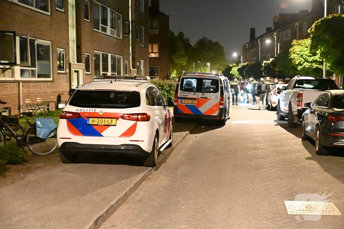 Politie assisteert afdichter bij explosie bij woning