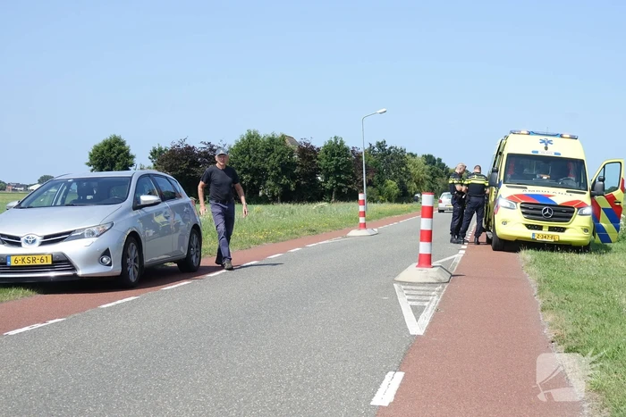 Scooterrijder ten val door vliegje in oog
