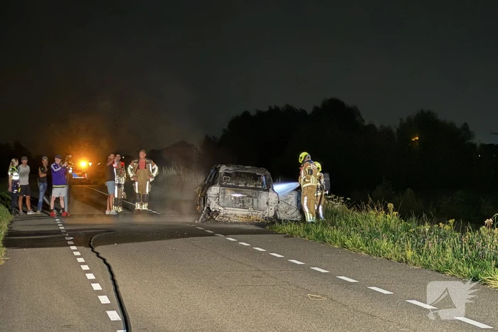 Porsche Cayenne brandt volledig uit