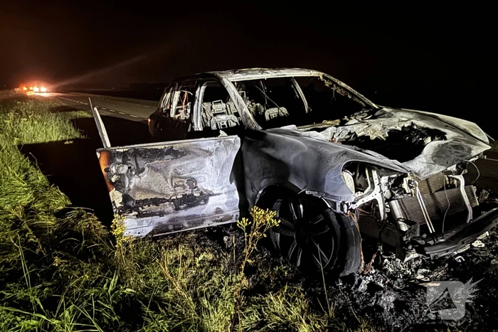 Porsche Cayenne brandt volledig uit