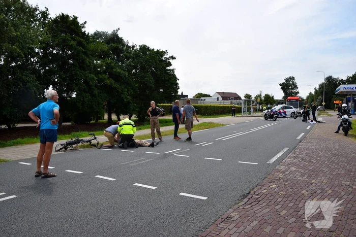 Traumateam ingezet na botsing tussen motorrijder en fietser