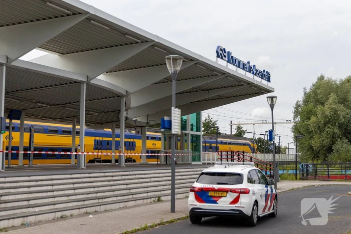 Persoon overleden na aanrijding met trein op station