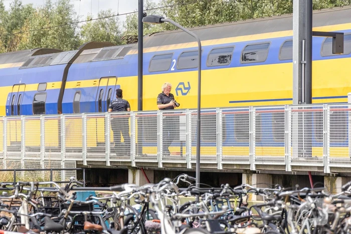 Persoon overleden na aanrijding met trein op station