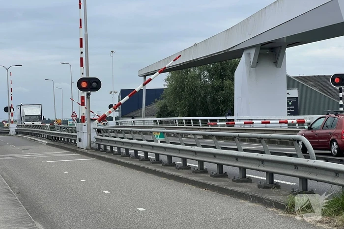 Verkeershinder door storing in slagbomen Gouderaksebrug
