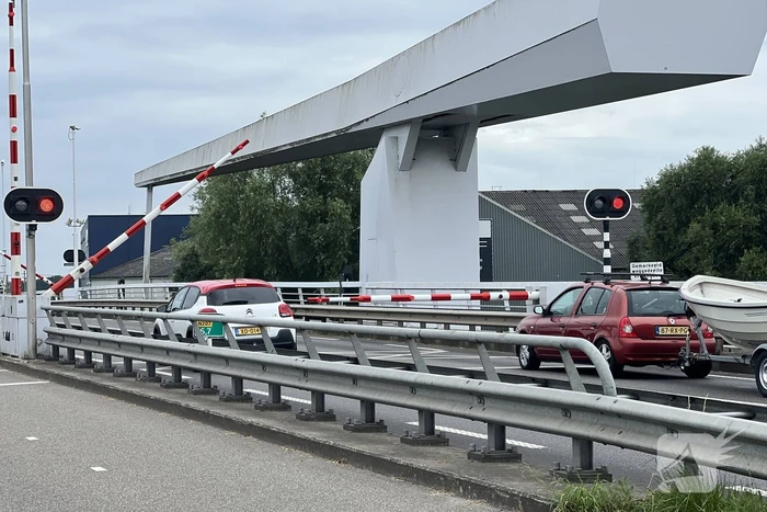 Verkeershinder door storing in slagbomen Gouderaksebrug