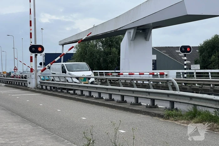 Verkeershinder door storing in slagbomen Gouderaksebrug