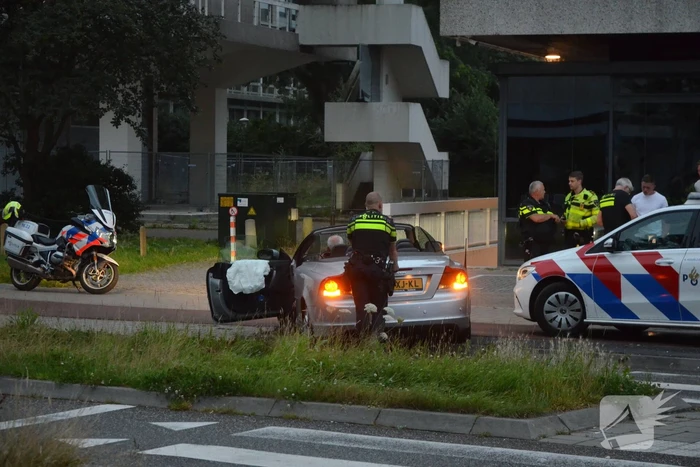 Vermoedelijk beschonken bestuurder met lekke band strand