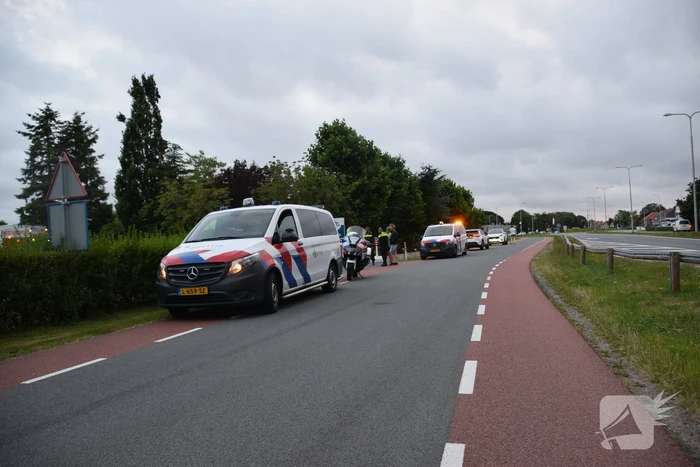 Twee fietsers komen met elkaar in botsing