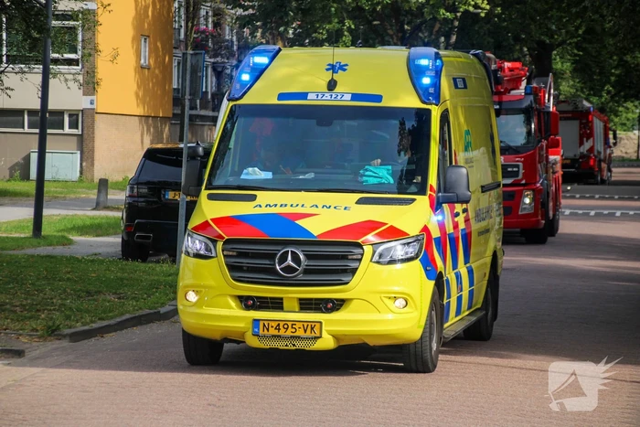 Traumateamingezet bij medische noodsituatie in flatwoning
