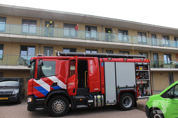 Bewoner gewekt nadat brandweer deur openramt wegens vergeten pannetje
