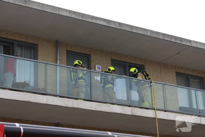 Bewoner gewekt nadat brandweer deur openramt wegens vergeten pannetje