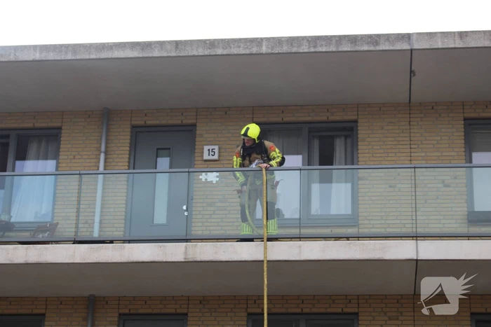 Bewoner gewekt nadat brandweer deur openramt wegens vergeten pannetje