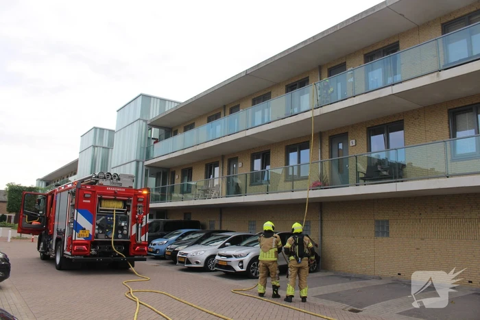 Bewoner gewekt nadat brandweer deur openramt wegens vergeten pannetje