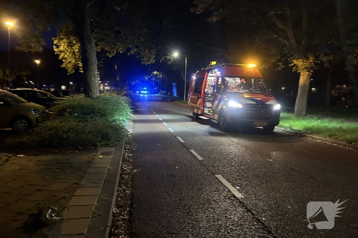 Persoon door brandweer uit water gered