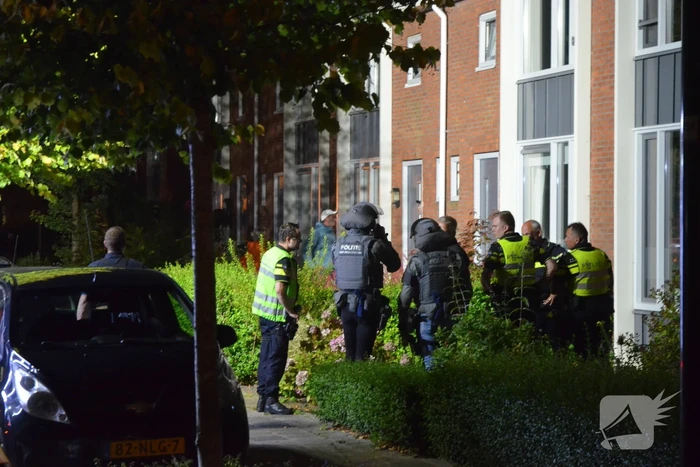 Arrestatieteam haalt brandstichter uit woning