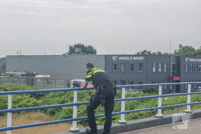 Voetganger overleden na aanrijding met vrachtwagen