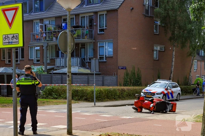 Scootmobieler aangereden door automobilist, traumateam ingezet