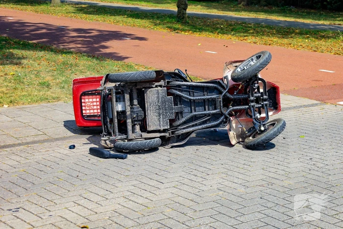 Scootmobieler aangereden door automobilist, traumateam ingezet