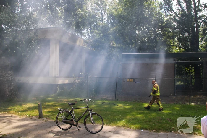 Brandweer blust brand in bosjes