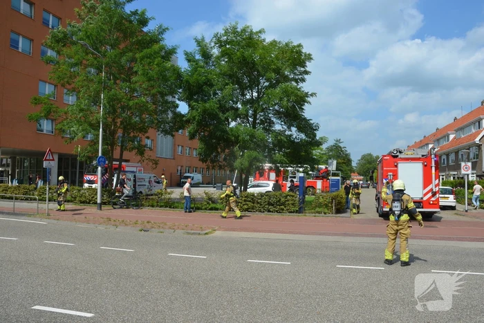 Brand op dak kantoorgebouw tijdens werkzaamheden