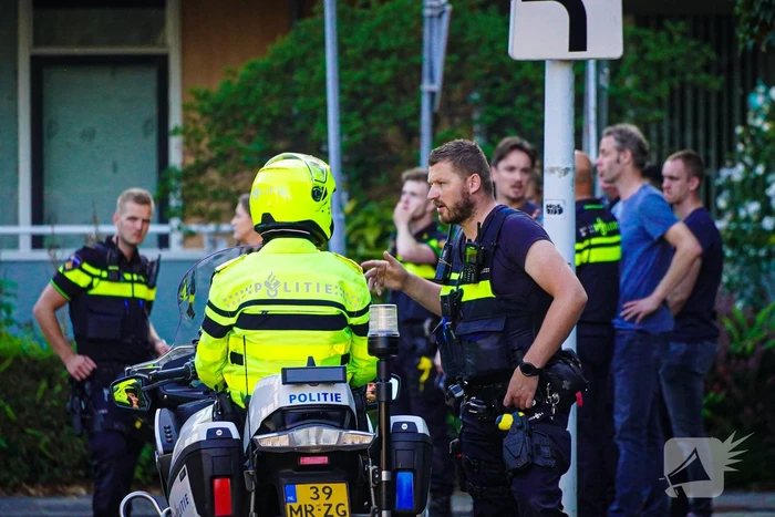 Aanhouding bij inval en onderzoek naar incident bij flat