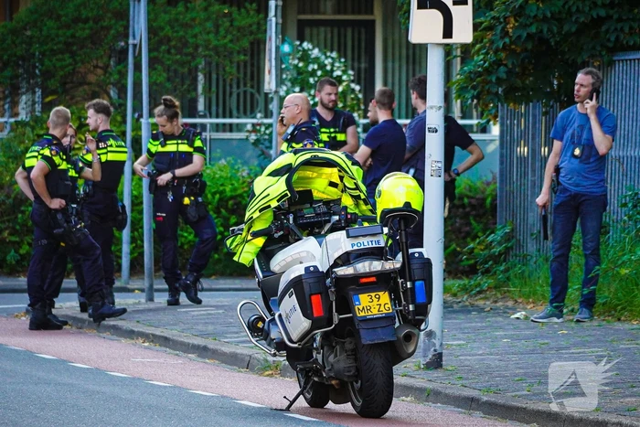 Aanhouding bij inval en onderzoek naar incident bij flat