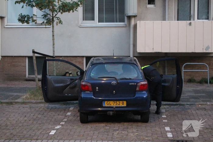 Aanhouding bij inval en onderzoek naar incident bij flat