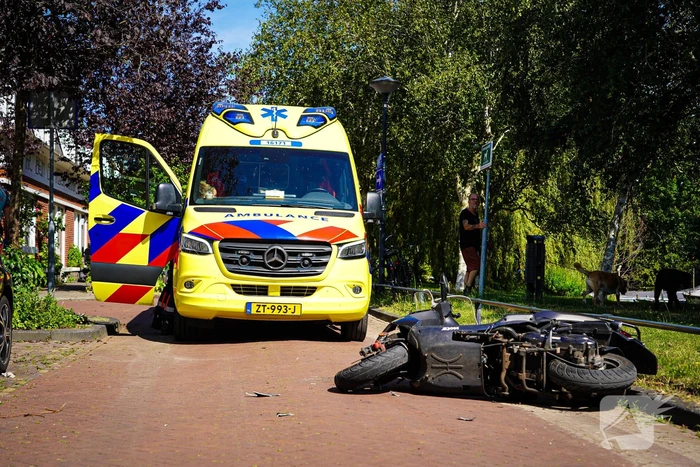 Scooterrijder geschept door automobilist