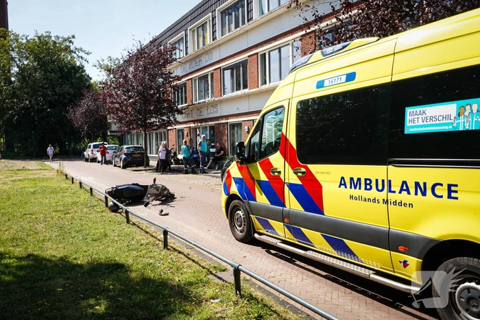 Scooterrijder geschept door automobilist