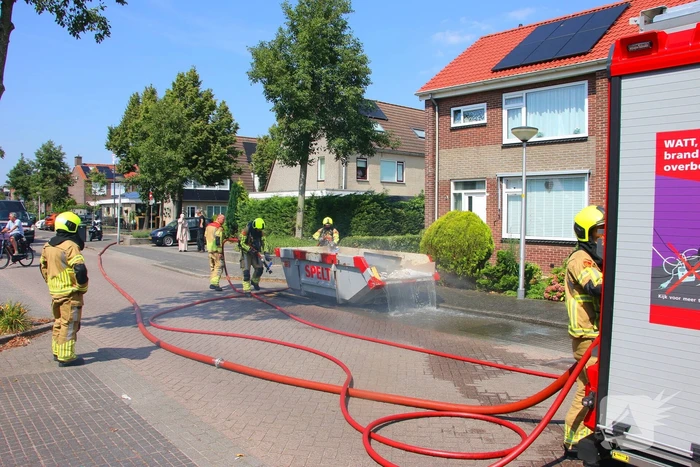 Brandweer ingezet voor brandende bouwcontainer