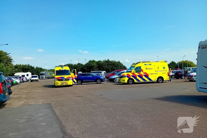 Persoon vervoerd met ambulance na verkeersongeval