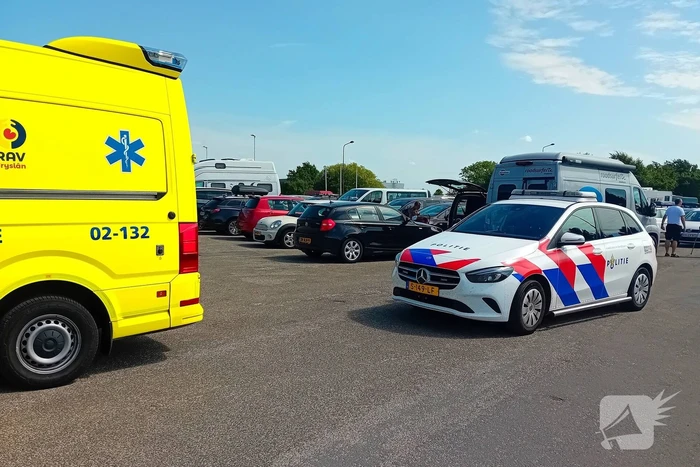 Persoon vervoerd met ambulance na verkeersongeval