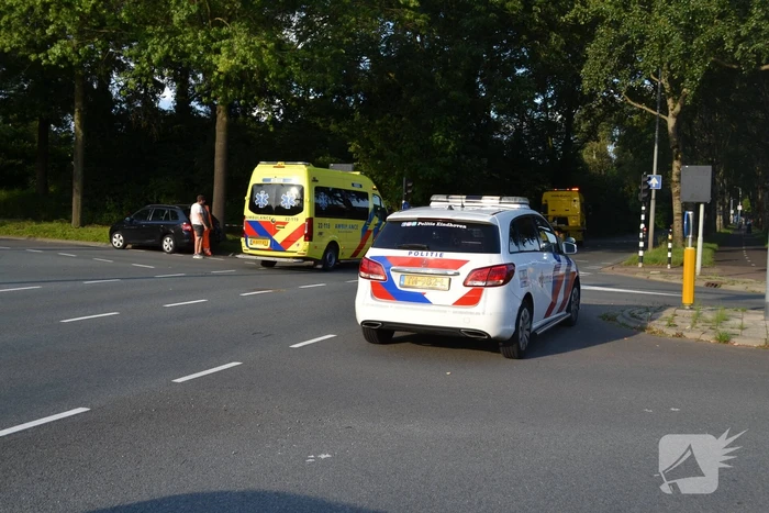 Twee voertuigen betrokken bij kop-staartbotsing
